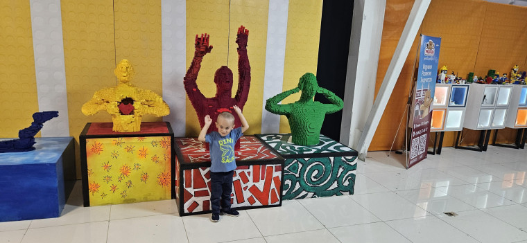 Отмечаем Международный день конструктора LEGO.